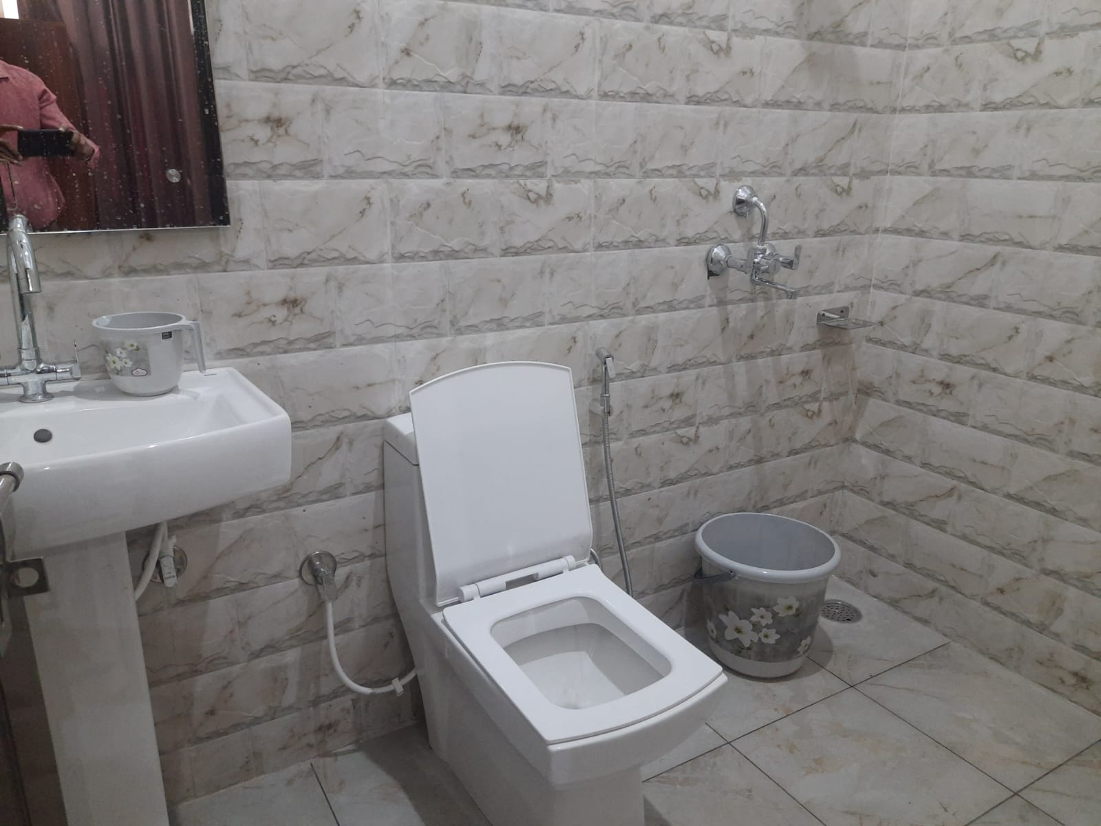 Sundaram Homestay 10 -Mtrs from Isbt - Tap to explore photos