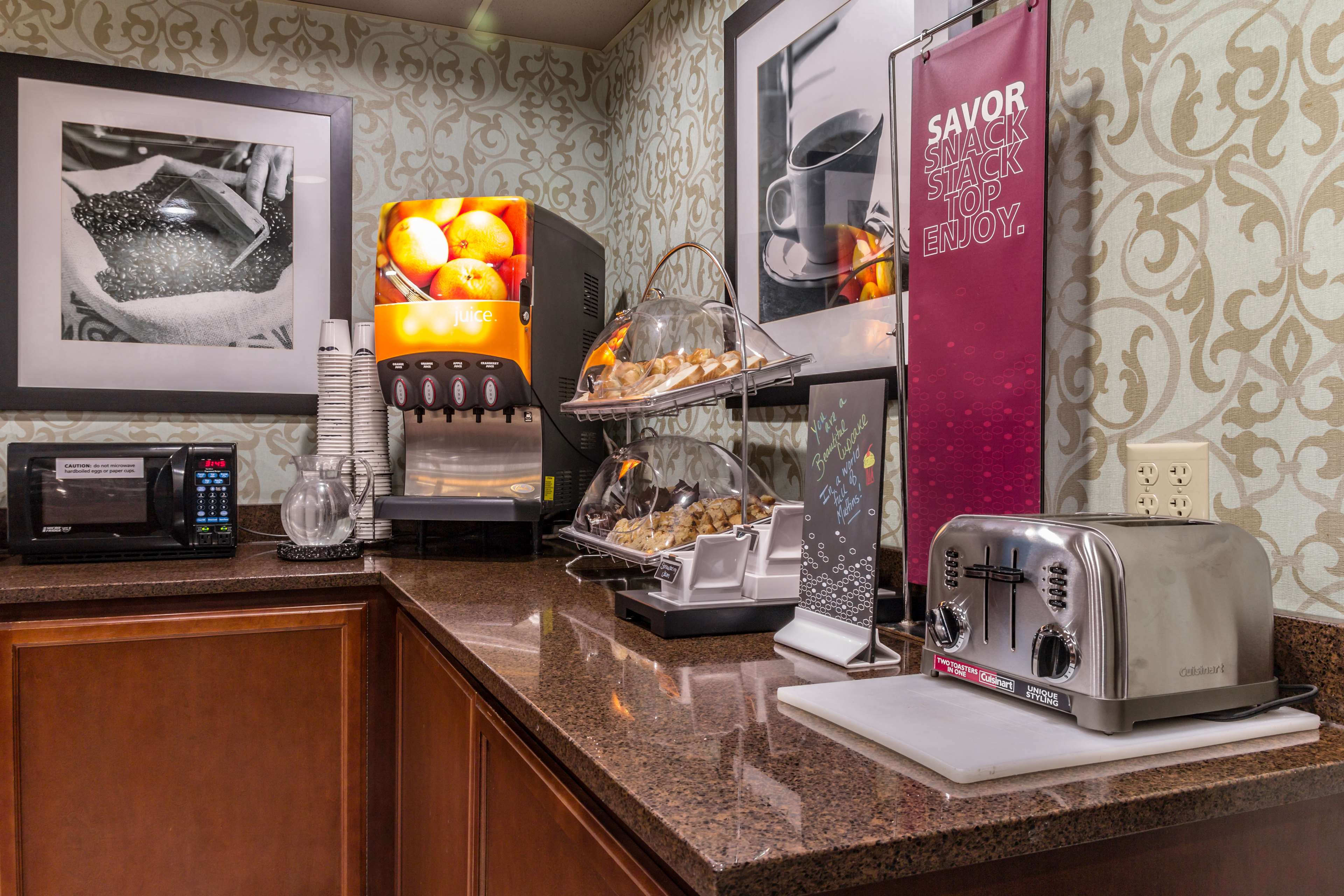 Hampton Inn Winchester-University/ Mall - Tap to explore photos