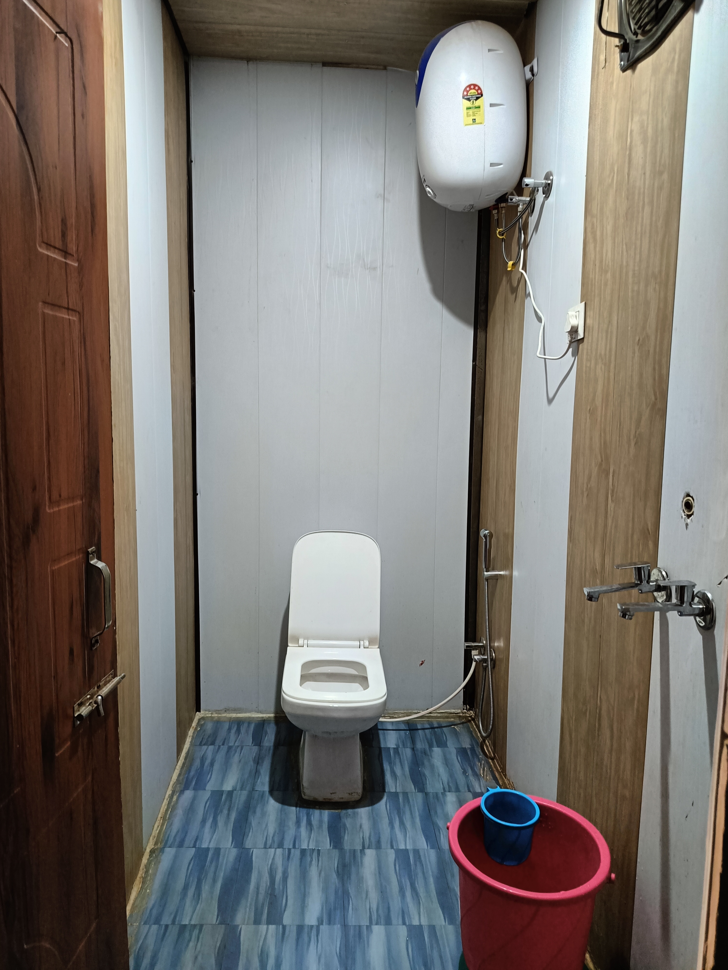 Hotel New Ganga putra sitapur - Tap to explore photos