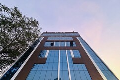 HOTEL JHARI PALACE