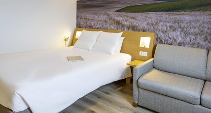 NOVOTEL SEVILLA Room Type - Superior room with two double beds