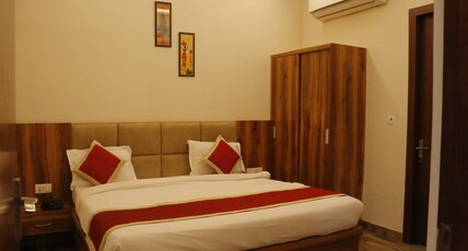 Hotel Taj Sarovar Room Type - Deluxe Double or Twin Room