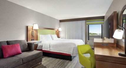 Hampton Inn by Hilton Milwaukee/Brookfield Room Type - KING STUDY-NON SMOKING