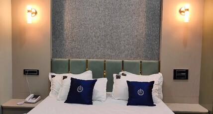 THE ROYAL HOTEL & ROYAL BANQUET Room Type - Suite Room