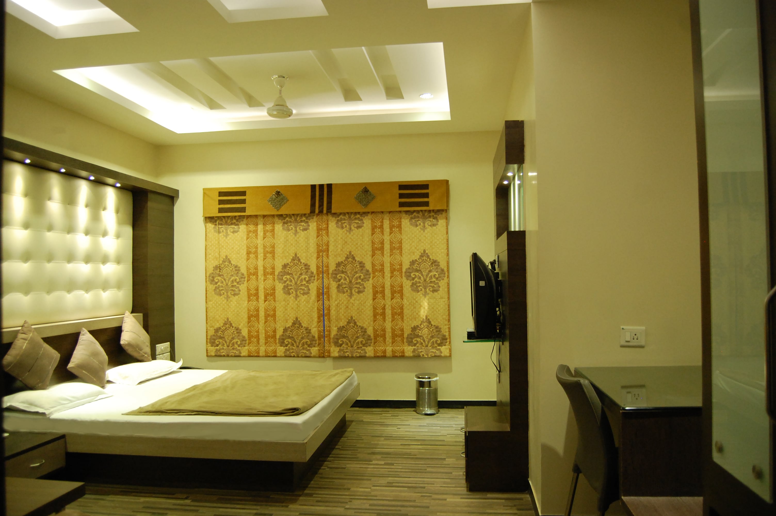 Hotel Purva - Tap to explore photos