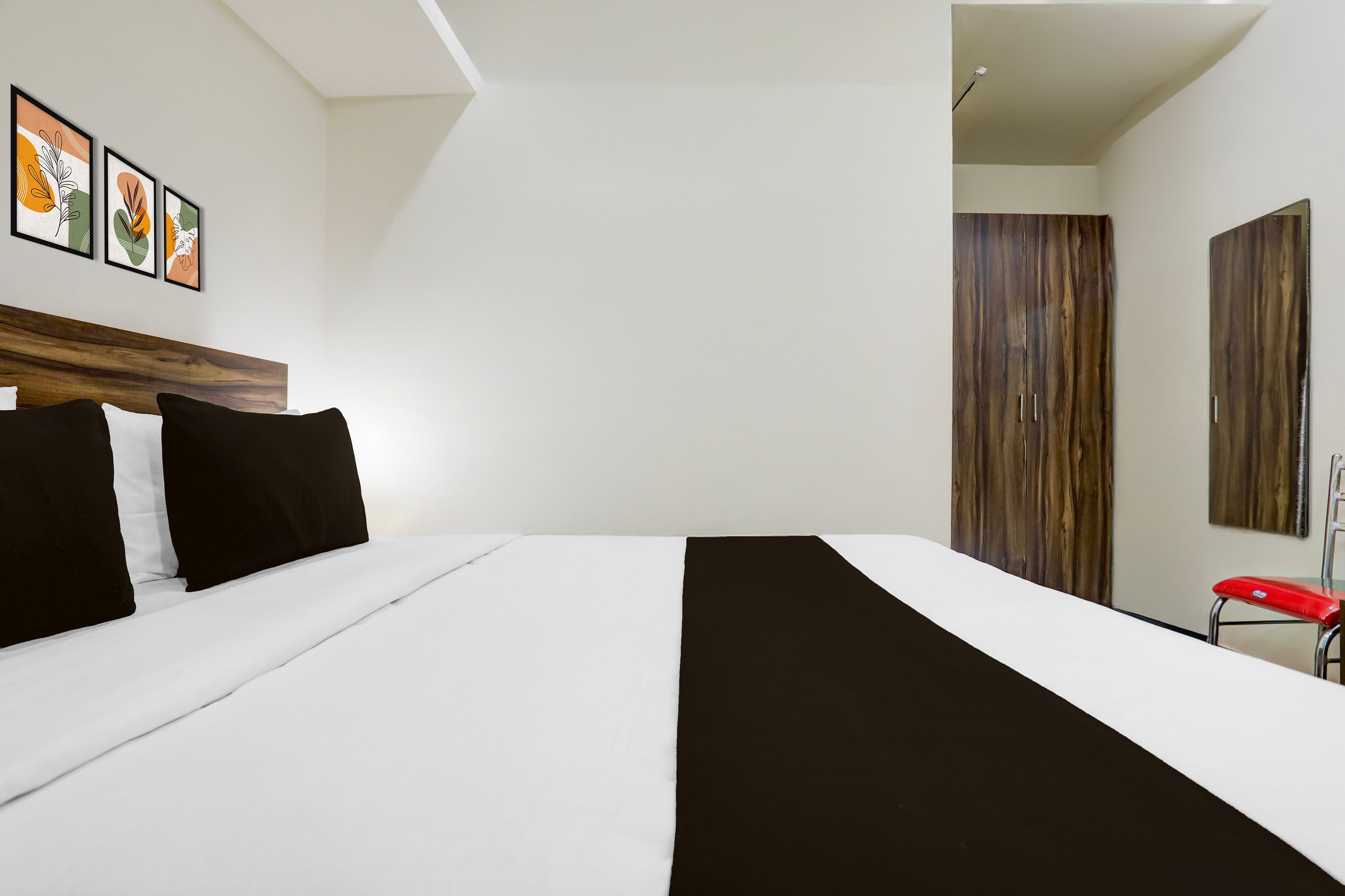 Super Collection O Chikmagalur Market Road Formerly Shiva Comforts - Tap to explore photos
