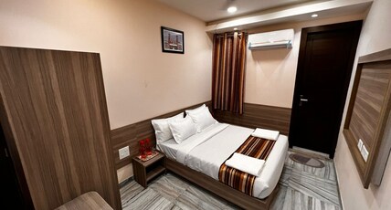 THE COMFORT INN CHANDNI CHOWK Room Type - Deluxe with balcony THE COMFORT INN CHANDNI CHOWK Room Type - Deluxe with balcony