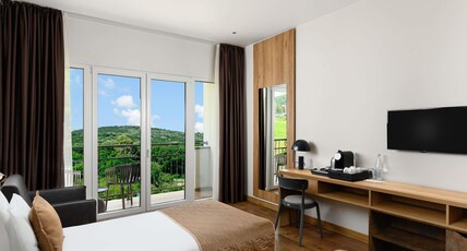 M Room Type - Superior Room with 2 beds and balcony