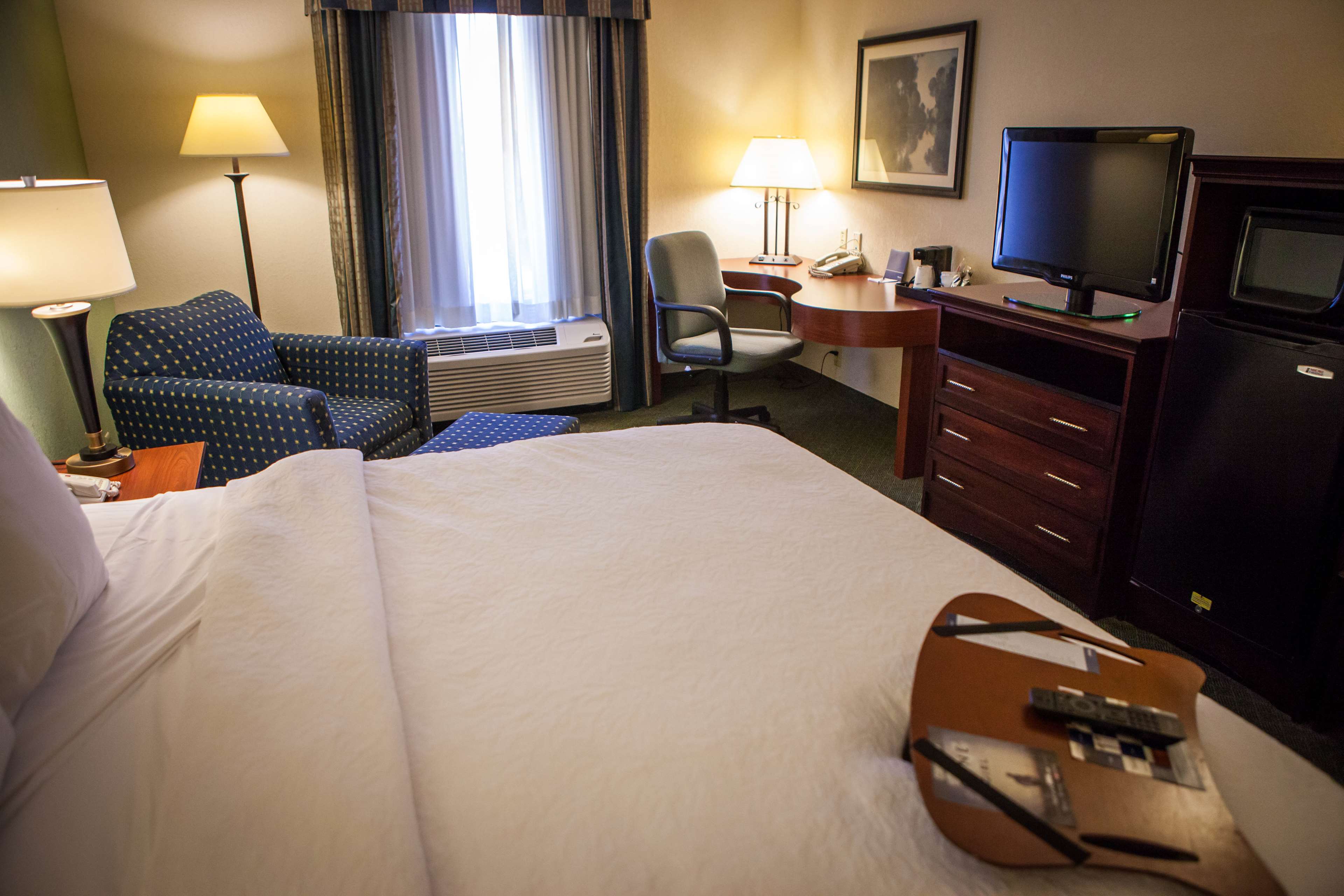 Hampton Inn & Suites, Springfield SW - Tap to explore photos