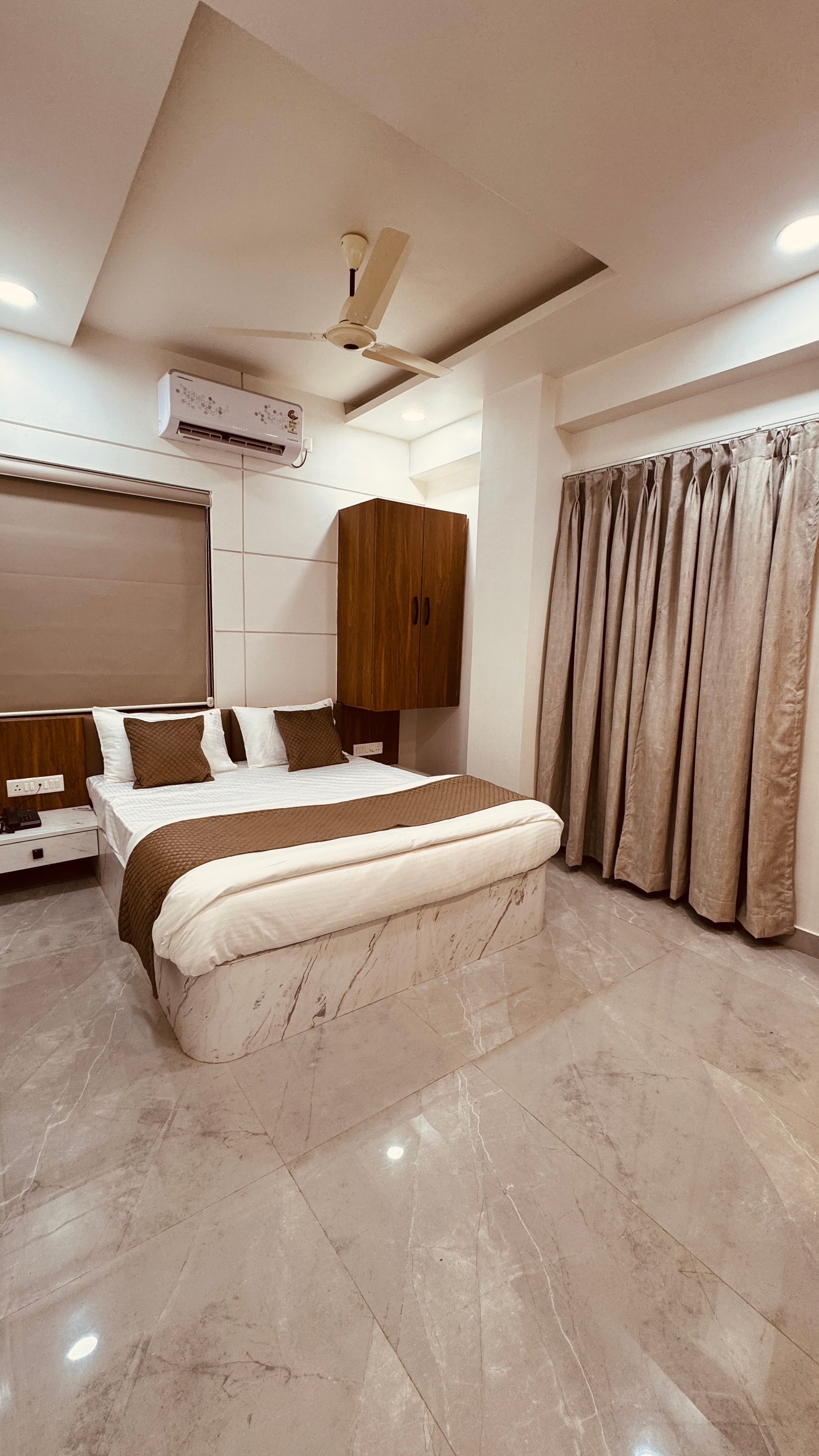 MANAS BOUTIQUE HOTEL & SPA - Tap to explore photos