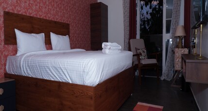 TAVAM Stay Room Type - Deluxe Queen Room