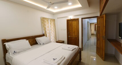 SR CASTLE SERVICE APARTMENT Room Type - Deluxe Room
