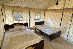 Tausco Swiss Cottage Tent Mountain View-2