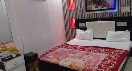 Hotel Sunrise Room Type - DELUXE A.C. ROOM