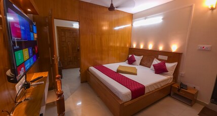 Velu Residency Room Type - Deluxe Suite Double