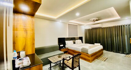 Kakkson Villa Room Type - Luxury AC (Free Swimming pool access)