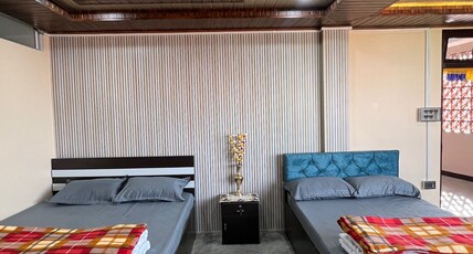 Shangri-la homestay Room Type - Deluxe Bedroom 