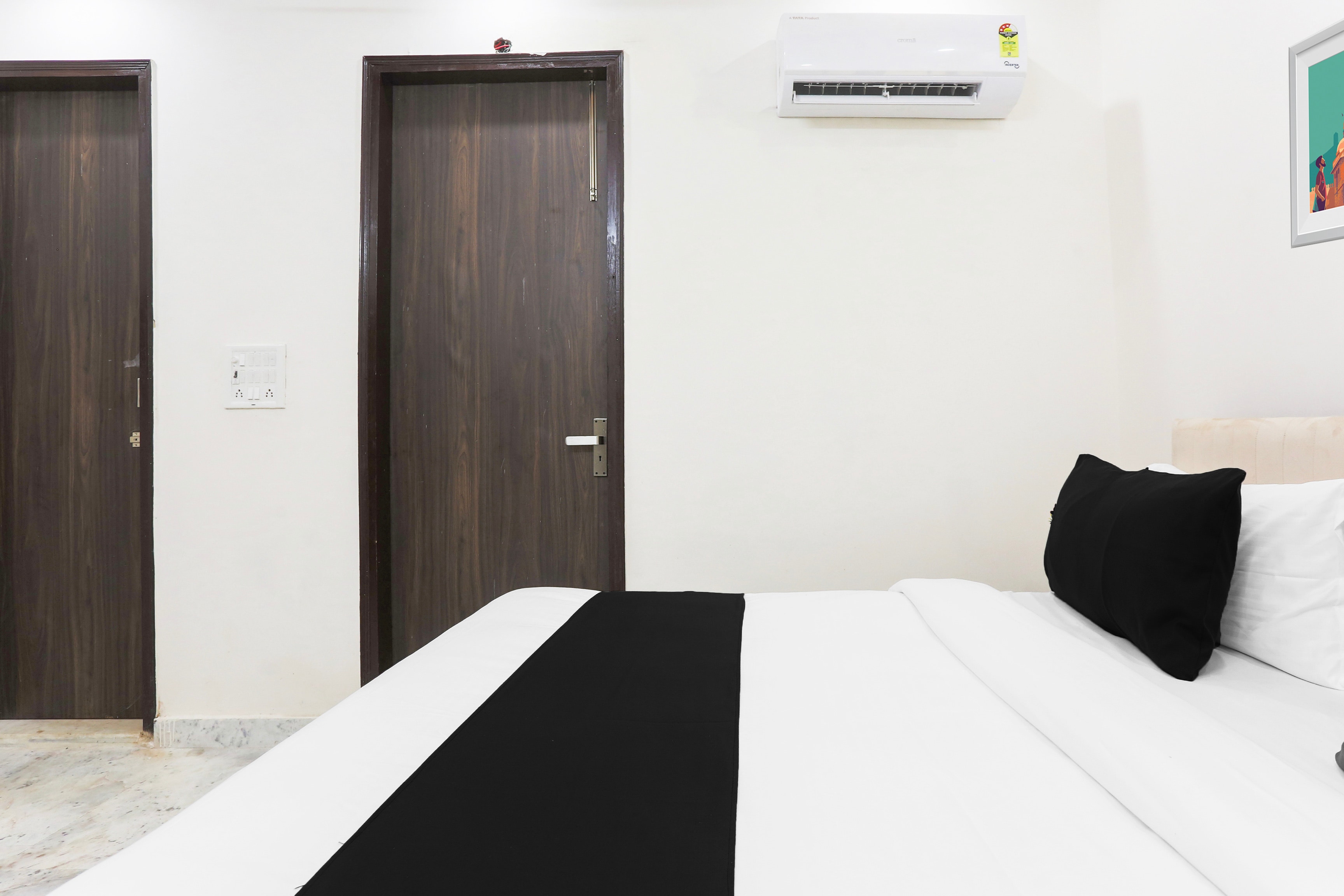 Hotel O Krishna Stay B&B - Tap to explore photos