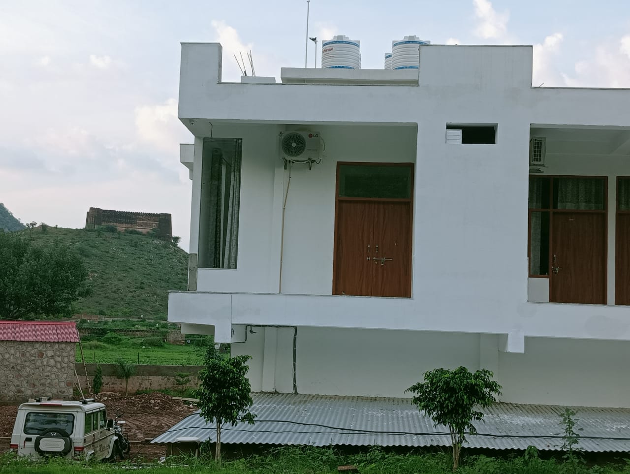 Narayani Bagh Resort and Restaurant - Tap to explore photos