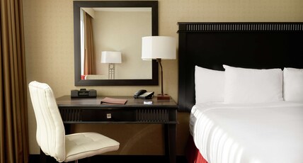 DoubleTree by Hilton Hotel Los Angeles Downtown Room Type - 2 QUEEN HEARING ACCESSIBLE