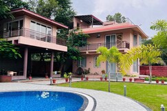 Entire 4 BHK with Private Pool | 4 Kms from Fateh Sagar Lake