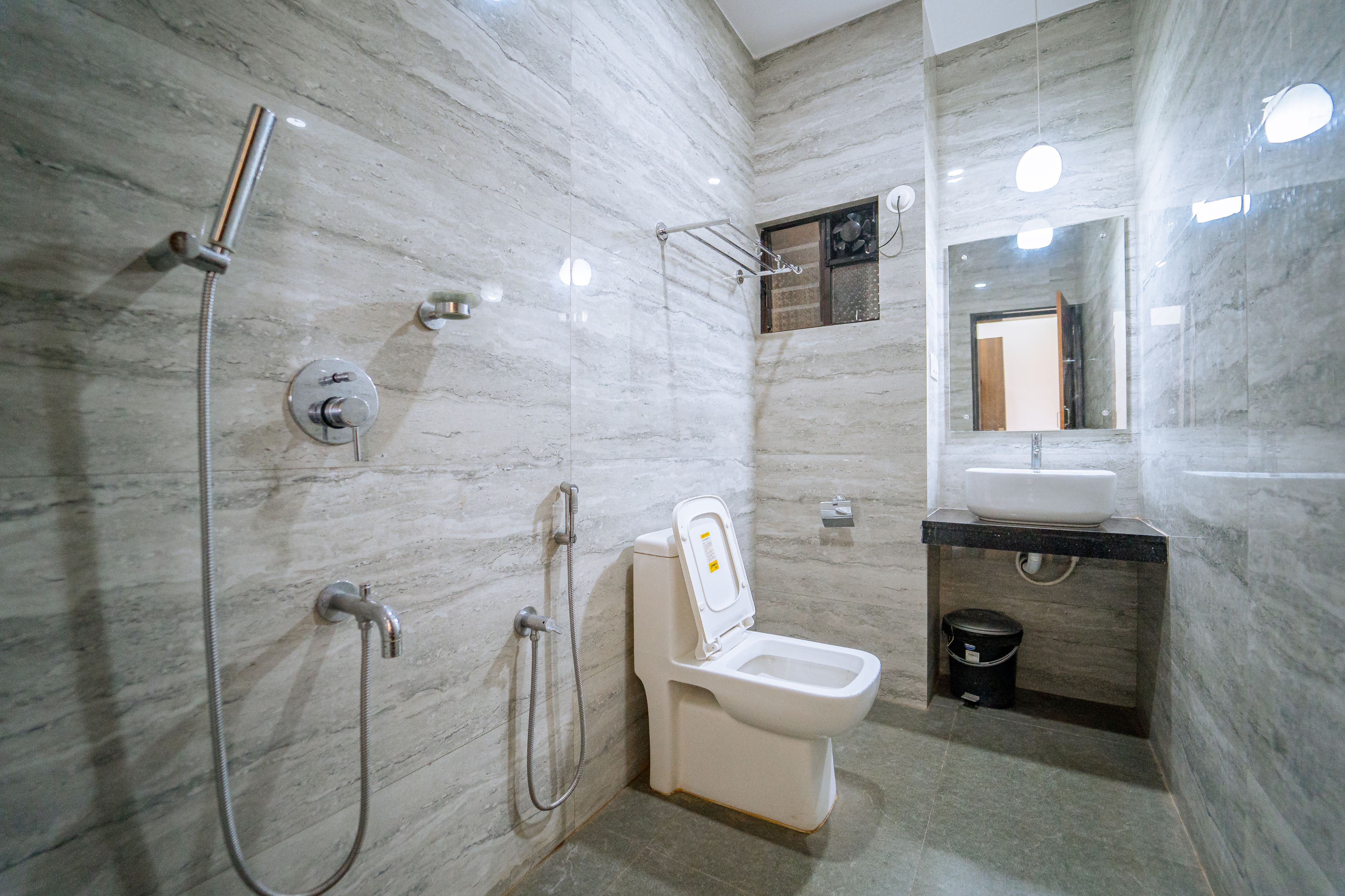 Dersy Beach Executive Rooms - Tap to explore photos