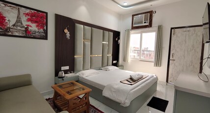Khushi Paying Guest House Varanasi Room Type - Deluxe AC Room