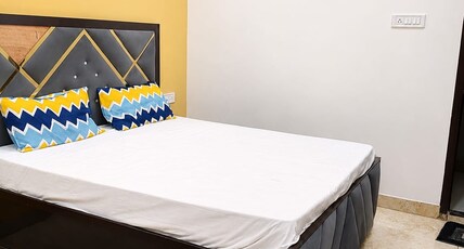 Hotel Shiv Paradise Room Type - Deluxe Room with Air Conditioning