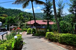 Aayana Valley Resorts | Infinity Pool & Valley View