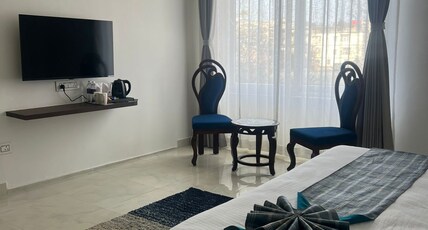 Wild Cherry Room Type - Deluxe Room with Parking View