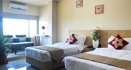 Hotel Royal Palace Room Type - Standard Room King