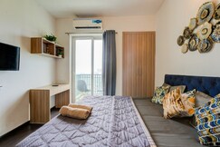 Blueberry Luxury Appt  Aashray