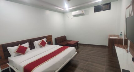 J P PALACE Room Type - AC DELUXE ROOM