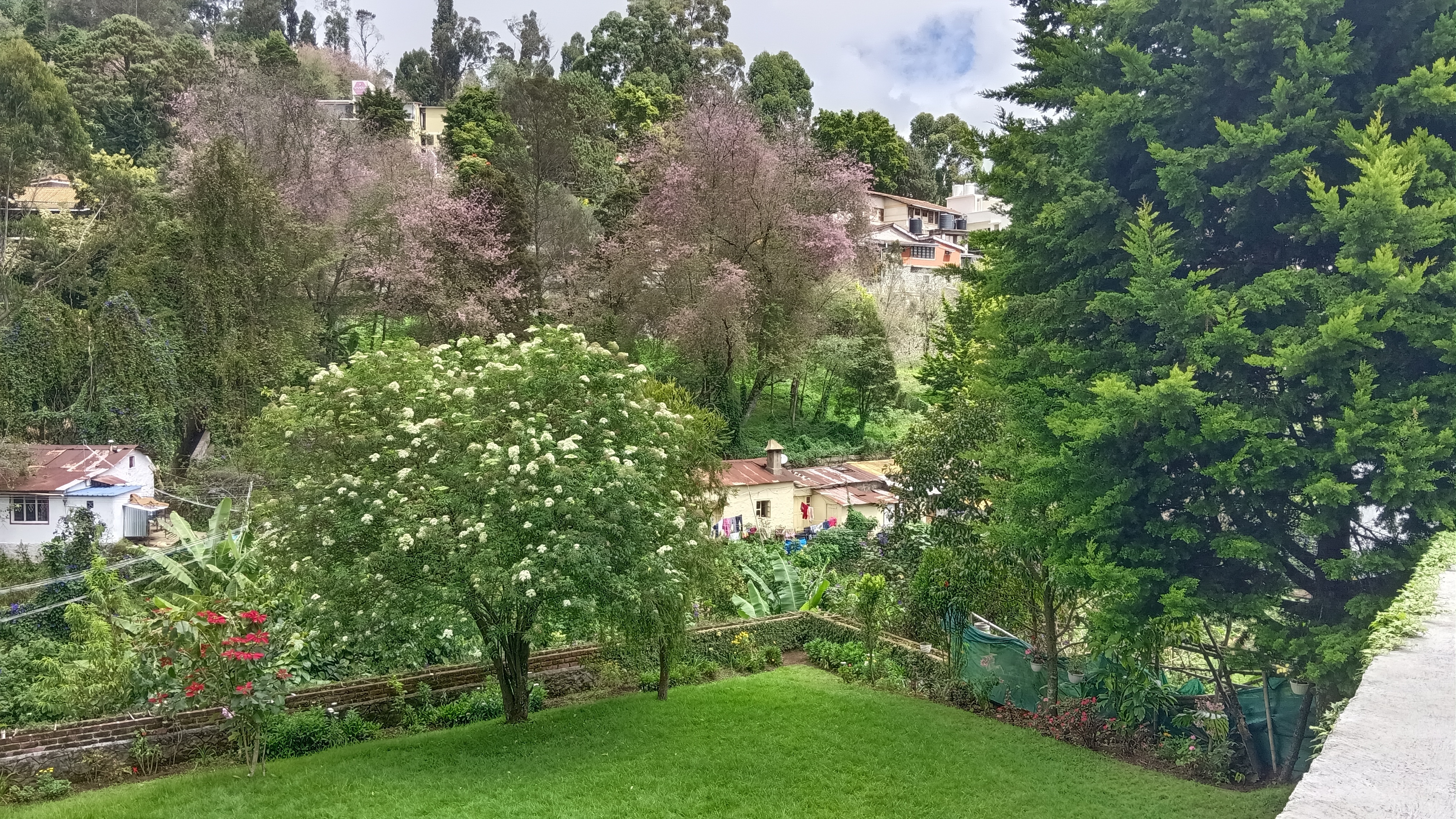 Raahat Inn Kodaikanal - Tap to explore photos