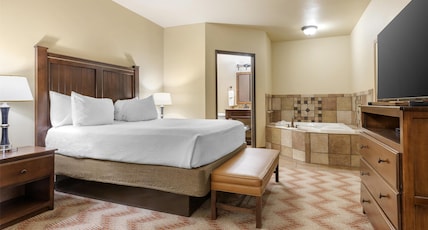 Best Western Plus Cimarron Hotel & Suites Room Type - Suite-2 Queen Beds, Non-Smoking, Two Bedrooms, Whirlpool, One And A Half Bathrooms, Microwave And Re