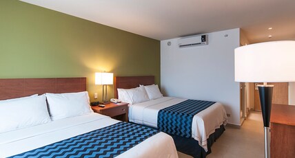 Holiday Inn Express Cabo San Lucas Room Type - 2 Queen Standard Sea View