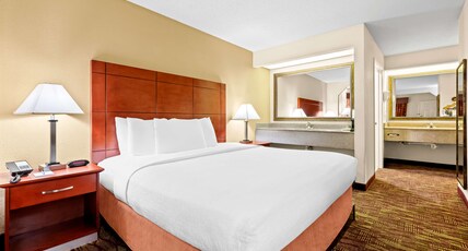 Best Western Inn Room Type - 1 King Bed, Non-Smoking, High Speed Internet Access, Microwave And Refrigerator, Coffee Maker, Iron Best Western Inn Room Type - 1 King Bed, Non-Smoking, High Speed Internet Access, Microwave And Refrigerator, Coffee Maker, Iron