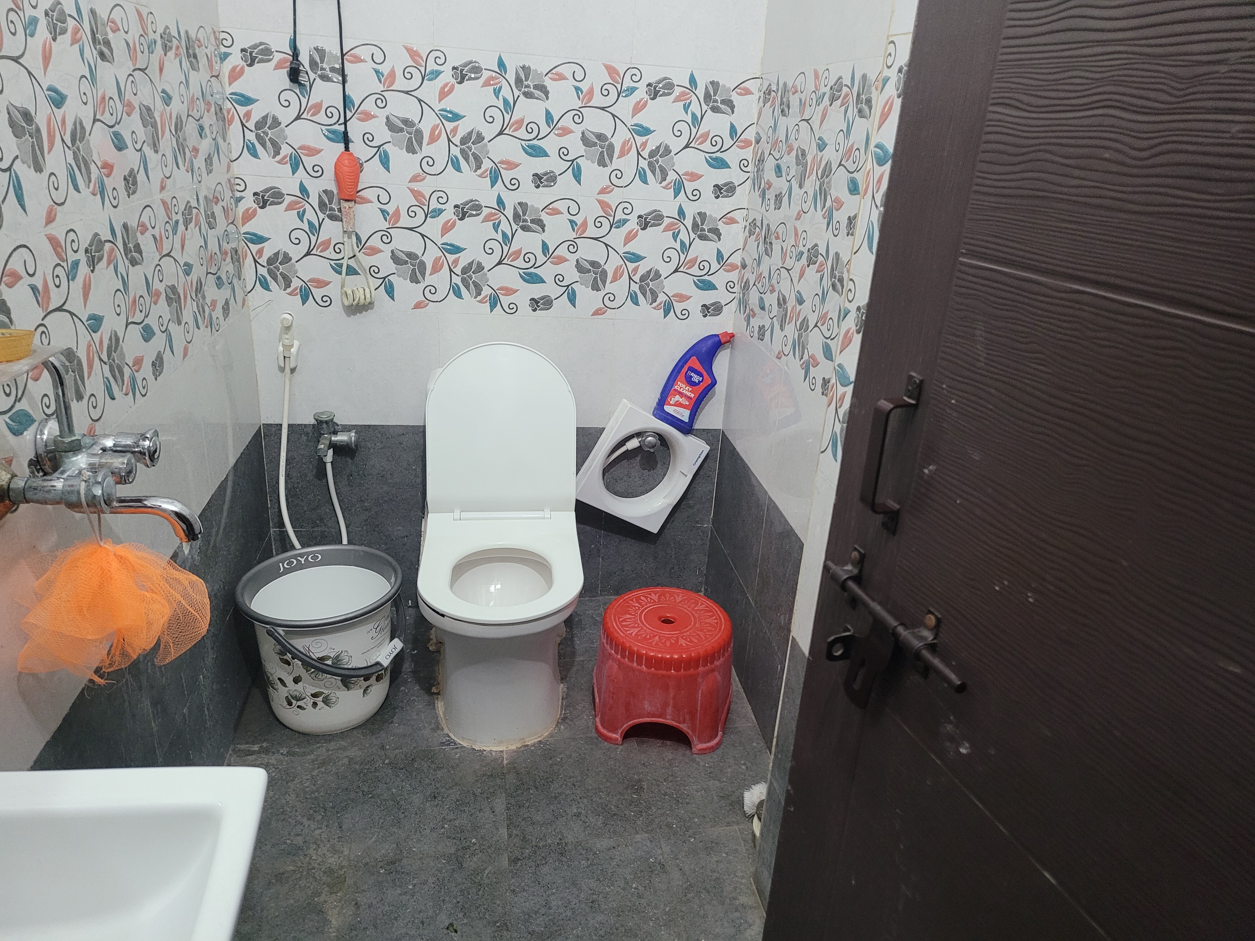 kishore's safe and neat place. - Tap to explore photos