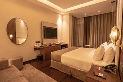 Best Western PLUS Runway
