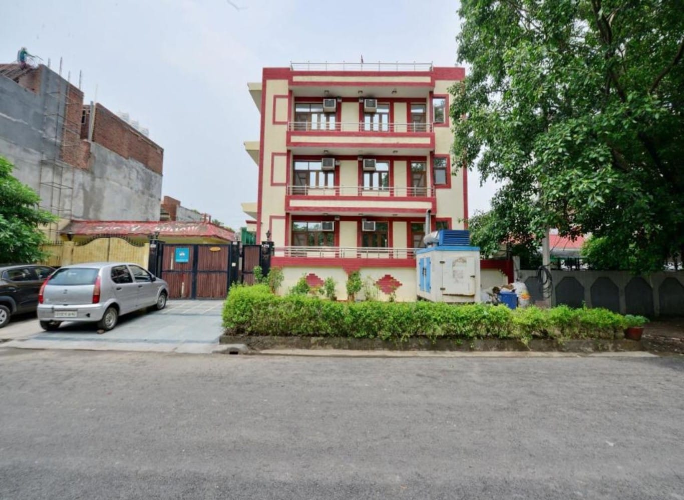 Silver Leaf Hotel - Tap to explore photos