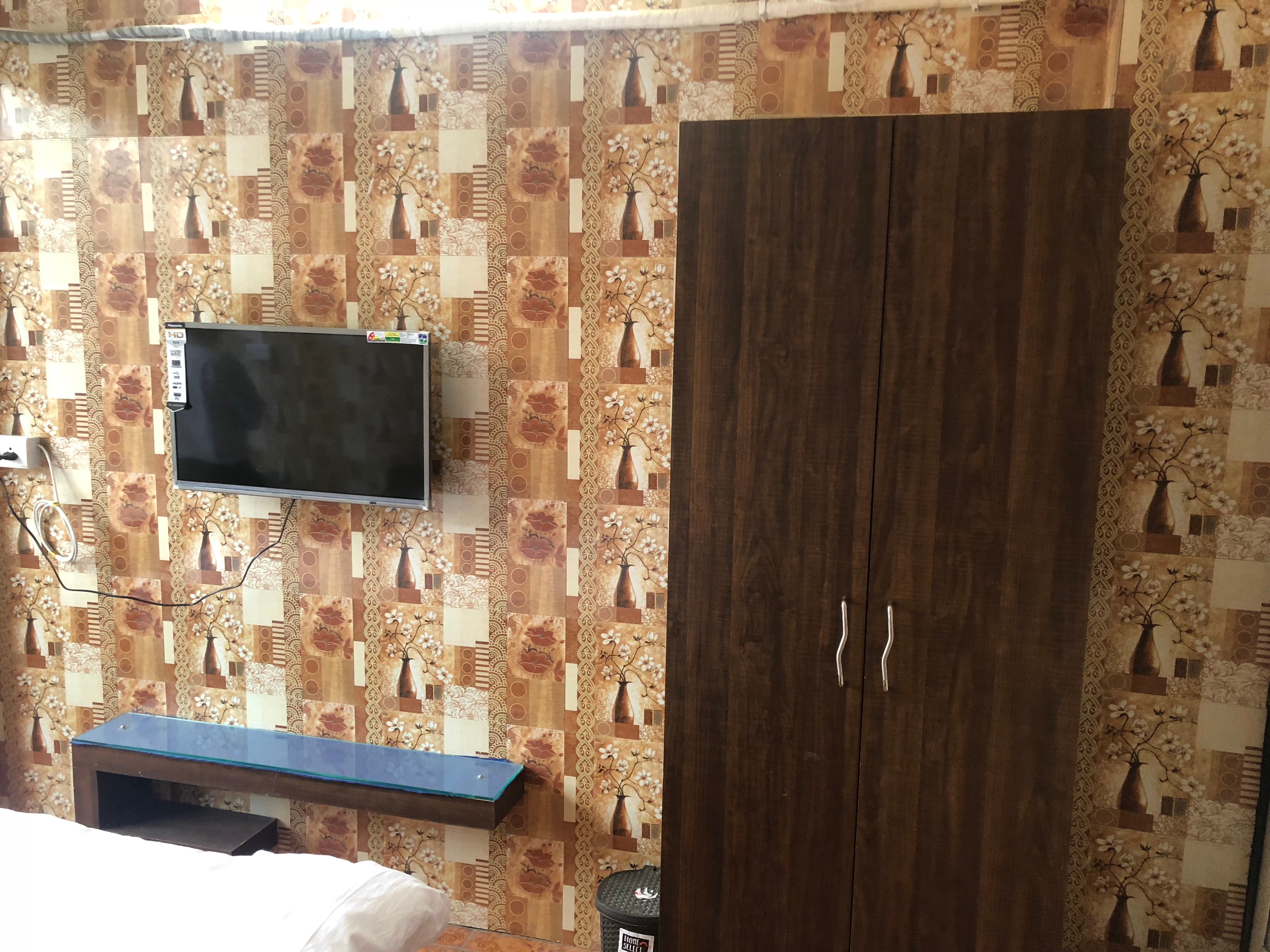 HOTEL NAINA PALACE - Tap to explore photos