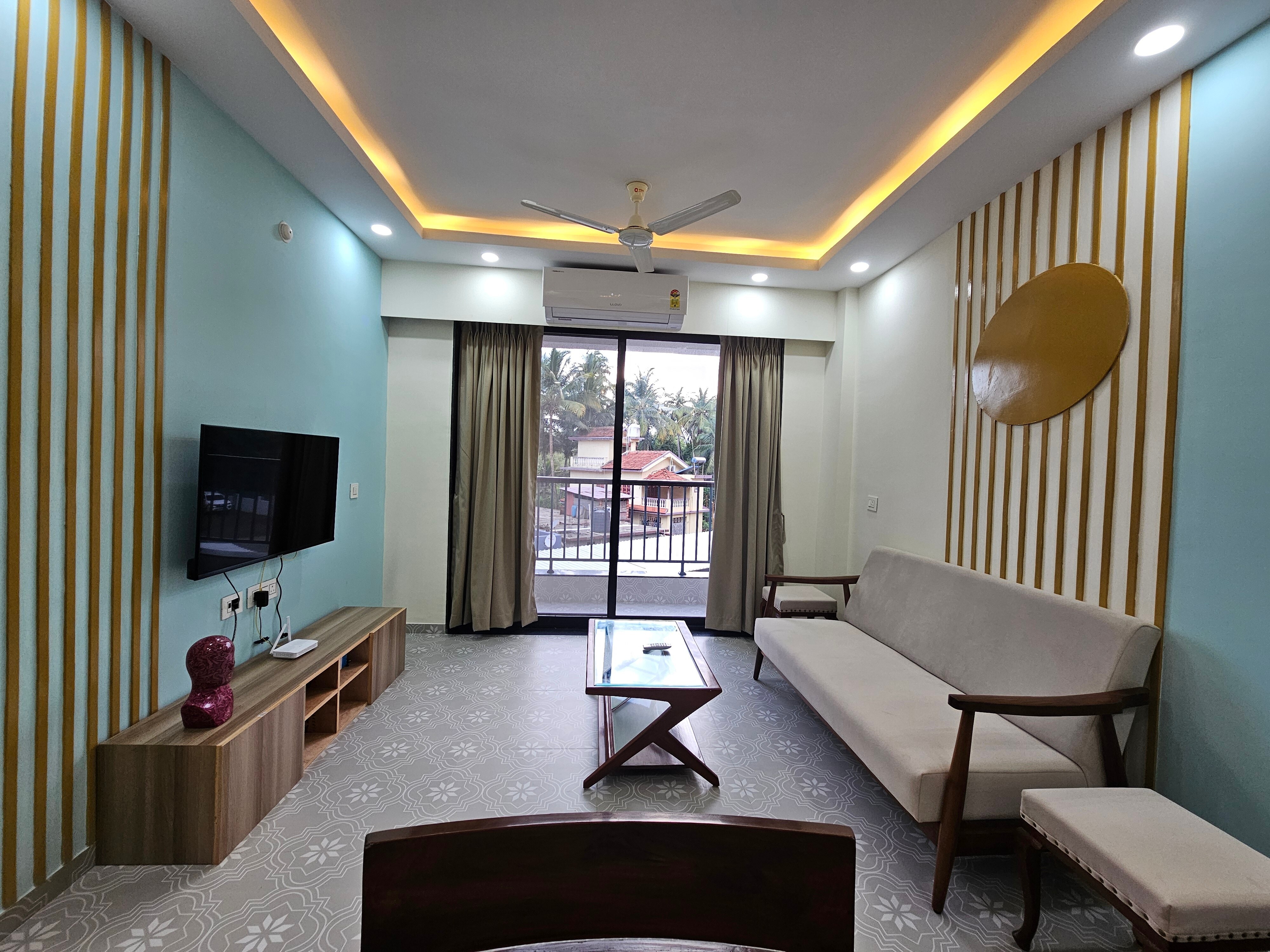 Botanica B203 - Tap to explore photos