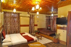 Ainoor Cottage 4BR near Dal Lake