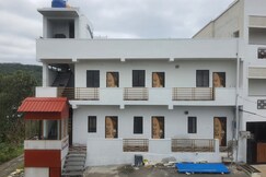 YETTI - A GUEST HOUSE