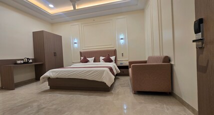 HOTEL SHREE KARNI PALACE Room Type - Standard King Bed Room