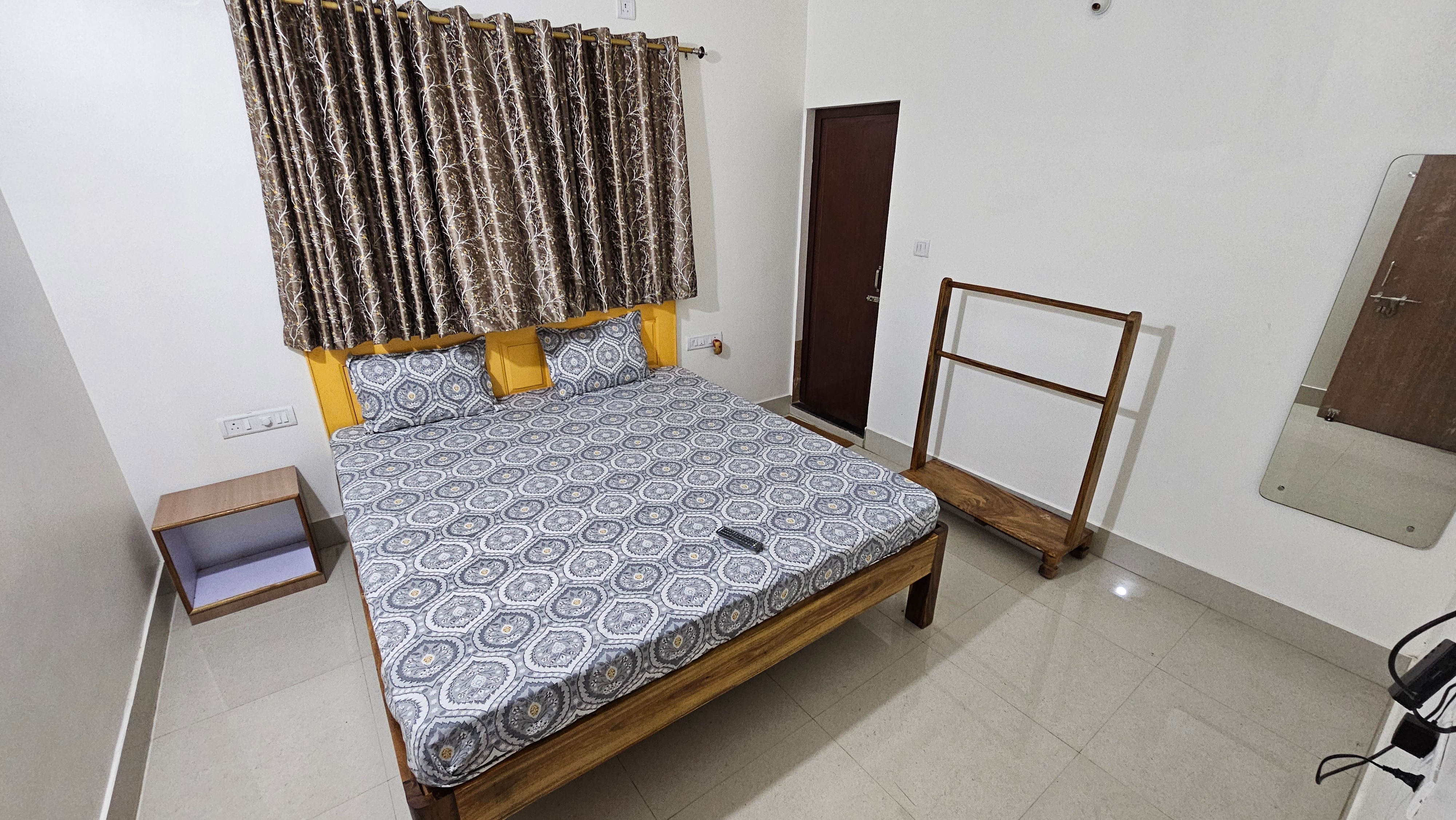 ANAND ASHRAM Guest House - Tap to explore photos