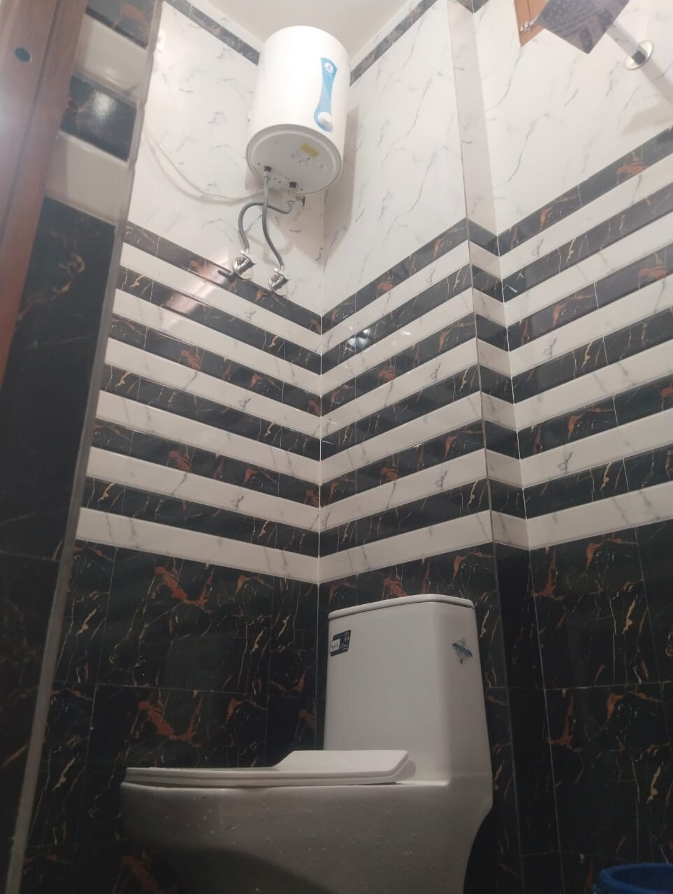 Anmol Kothi - Yatri Niwas - Tap to explore photos
