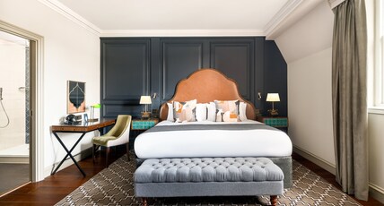 Hotel Indigo EDINBURGH - PRINCES STREET, an IHG hotel Room Type - 1 King Suite City View