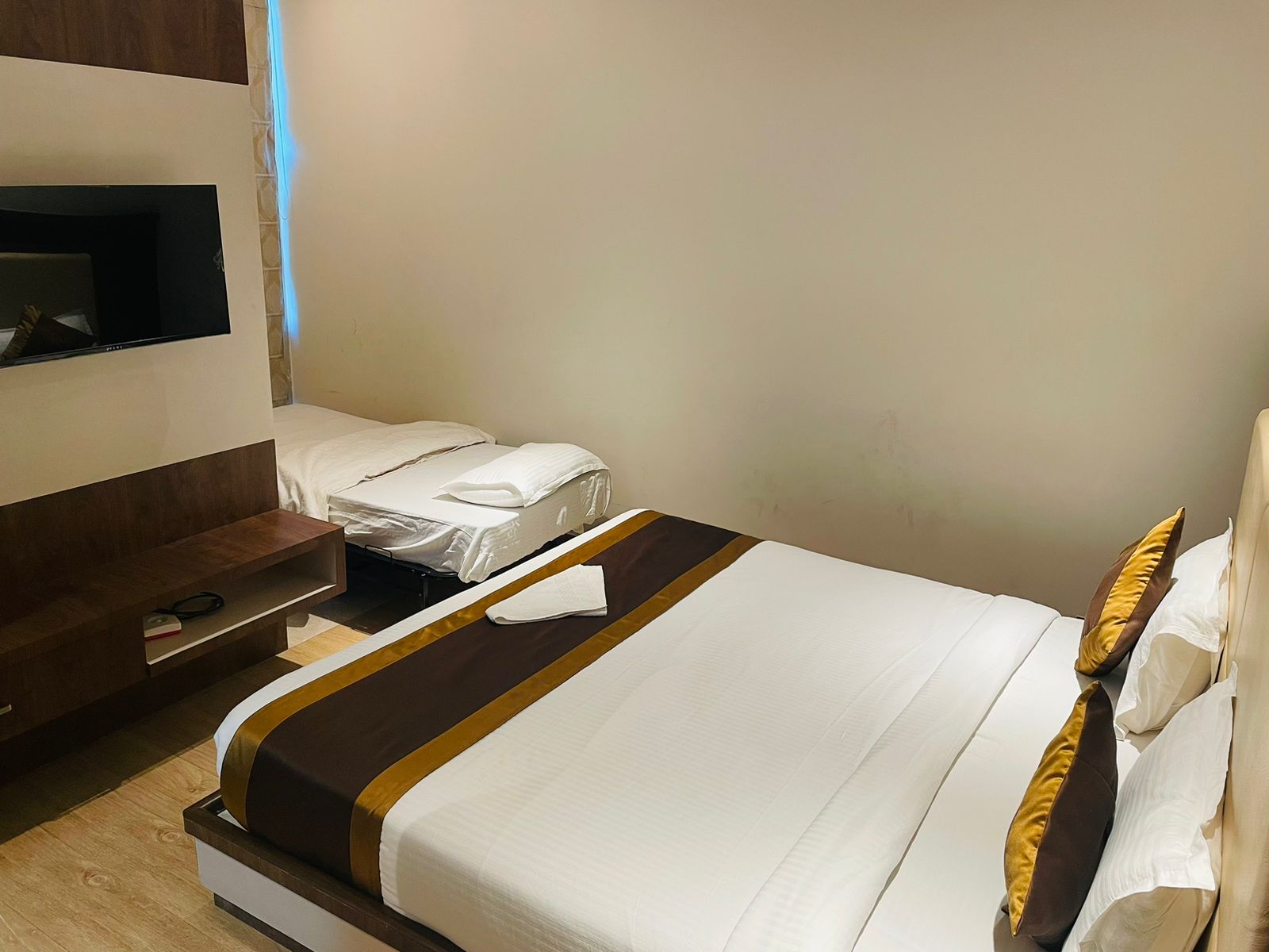 Hotel Banaras Villa - Tap to explore photos