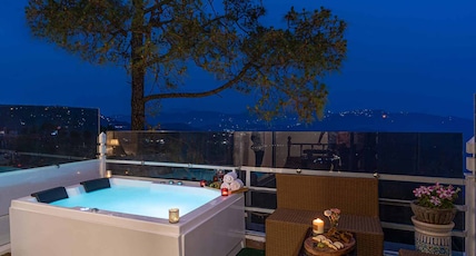 StayVista at Bellevue w/ Outdoor Jacuzzi Room Type - StayVista at Bellevue w/ Outdoor Jacuzzi StayVista at Bellevue w/ Outdoor Jacuzzi Room Type - StayVista at Bellevue w/ Outdoor Jacuzzi